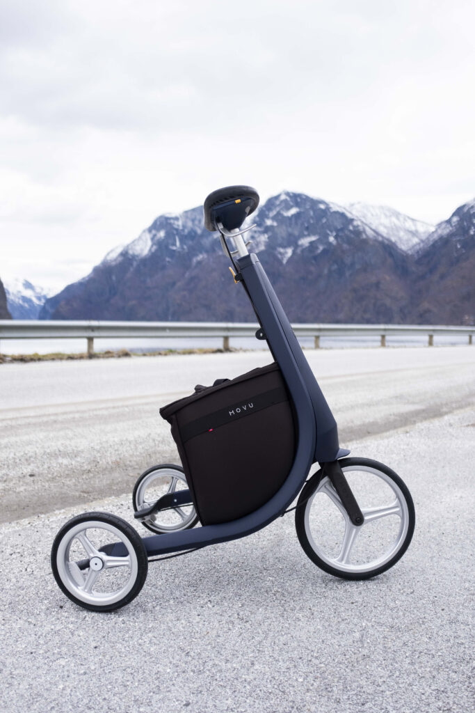 Movu trehjulsrollator blå från sidan